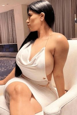 Contact Karachi call girls directly via WhatsApp or phone